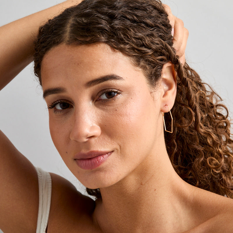 WIRE HEXAGON GOLD EARRINGS
