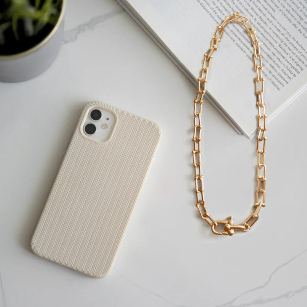interlocking links necklace, hardware necklace, chunky necklace, thick necklace
