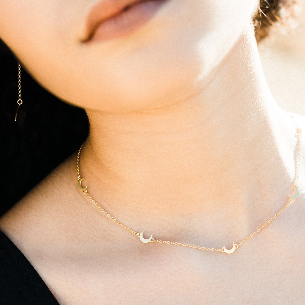 Gothic Style Crescent Moon Velvet Choker Necklace | SHEIN